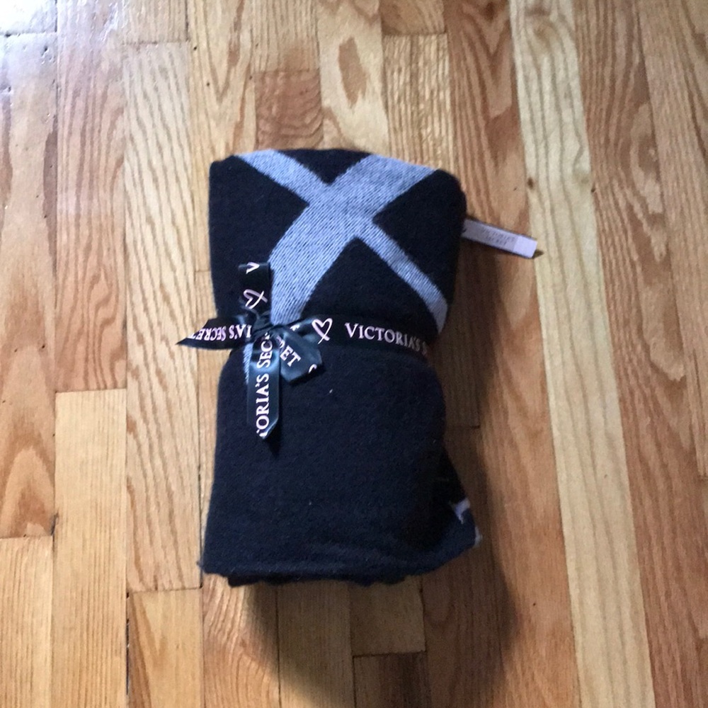 VS blanket brand new